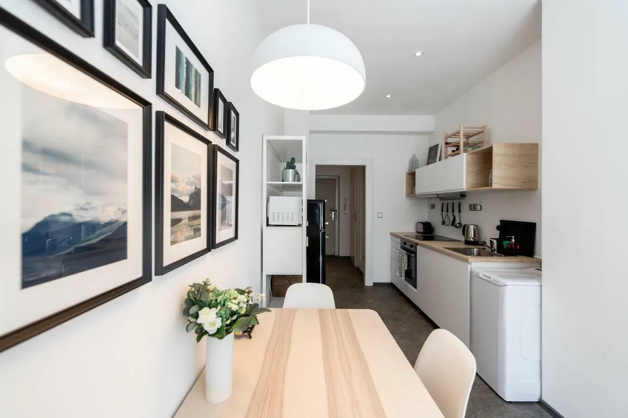 Apartment Slavikova 11 프라하