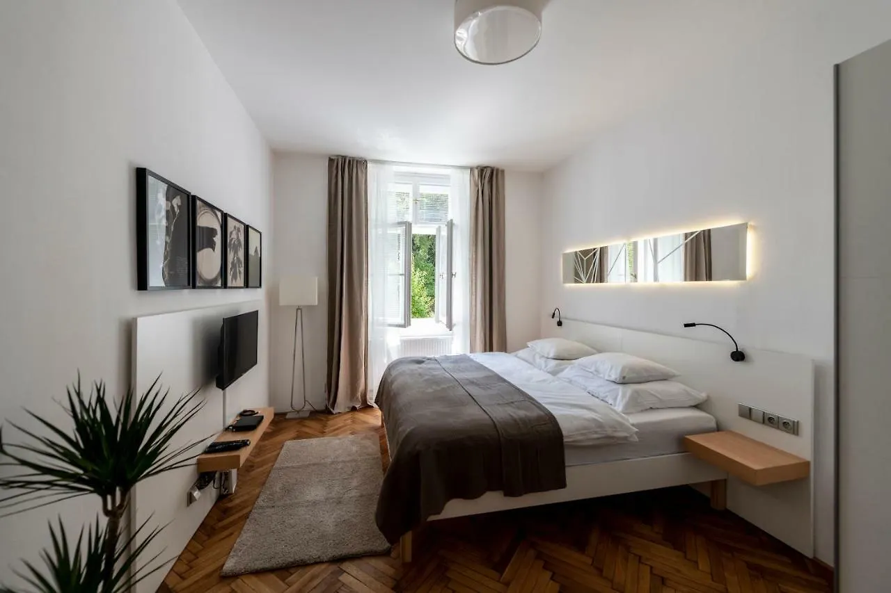 Apartment Slavikova 11 프라하