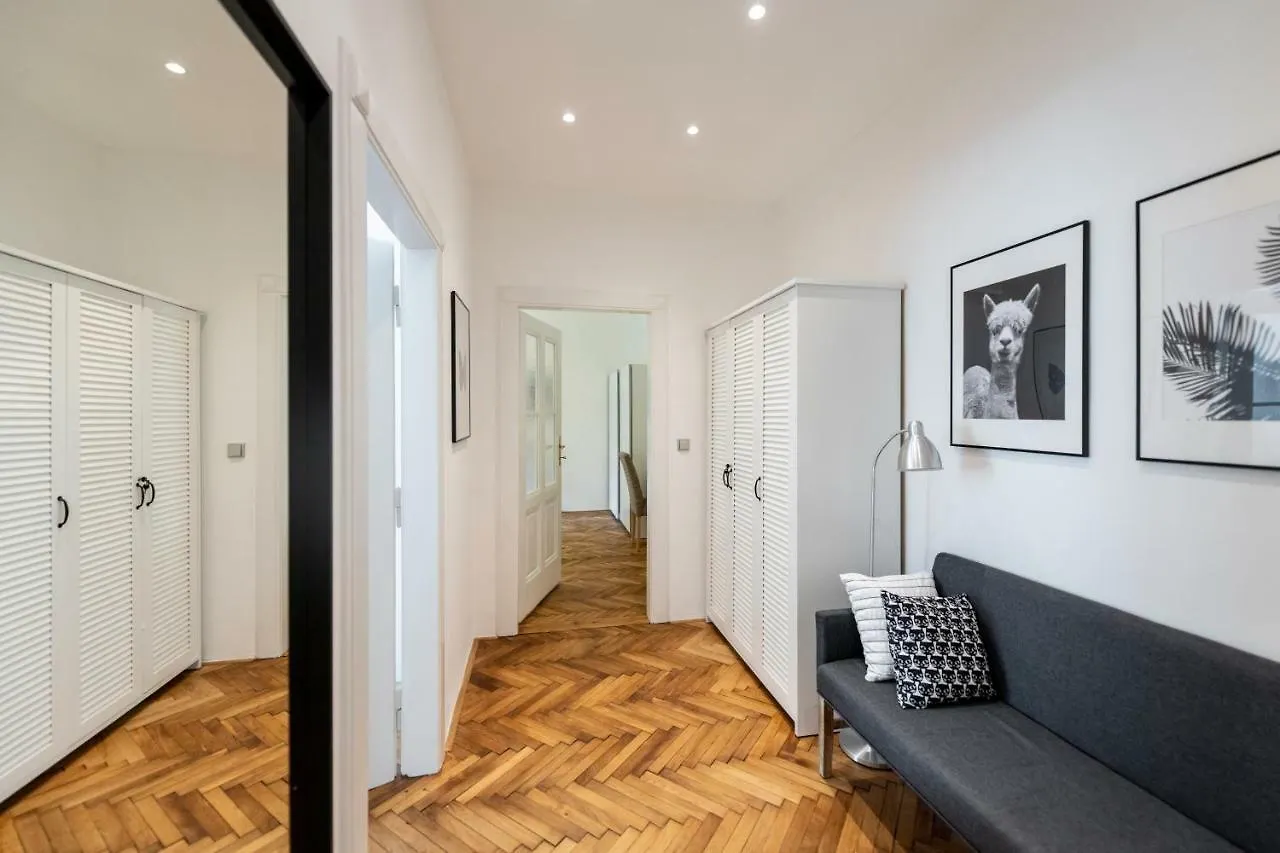 Apartment Slavikova 11 프라하